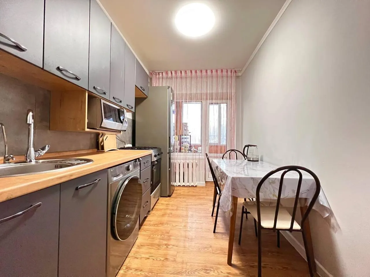 Apartment Уютная Двухкомнатная Квартира В Центре Рядом С Трц Мега И Атакент И Ботанический Сад Идеально Для Туриста И Командированного Almaty